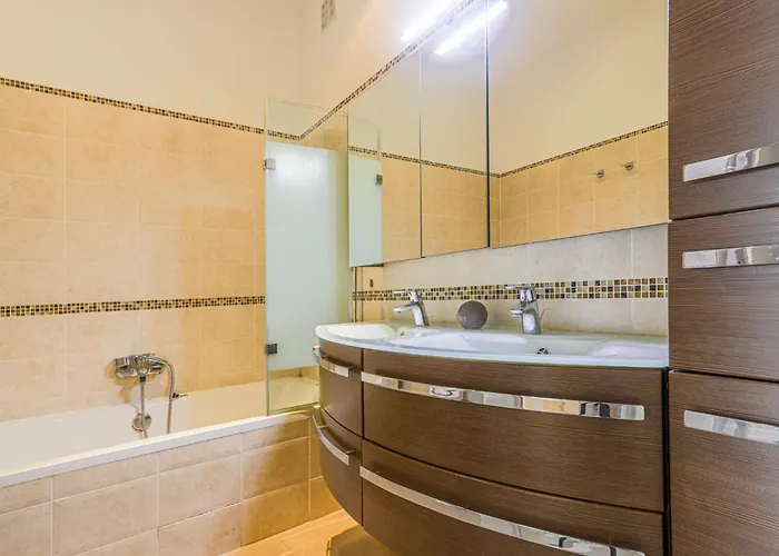 Le Victor Hugo By Interhome Appartement *
